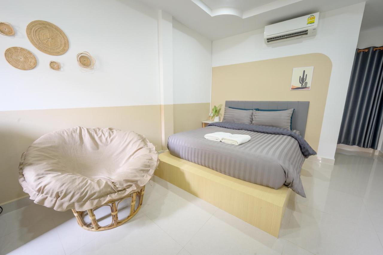 Halo Sea Koh Larn Hotel Pattaya Exterior photo