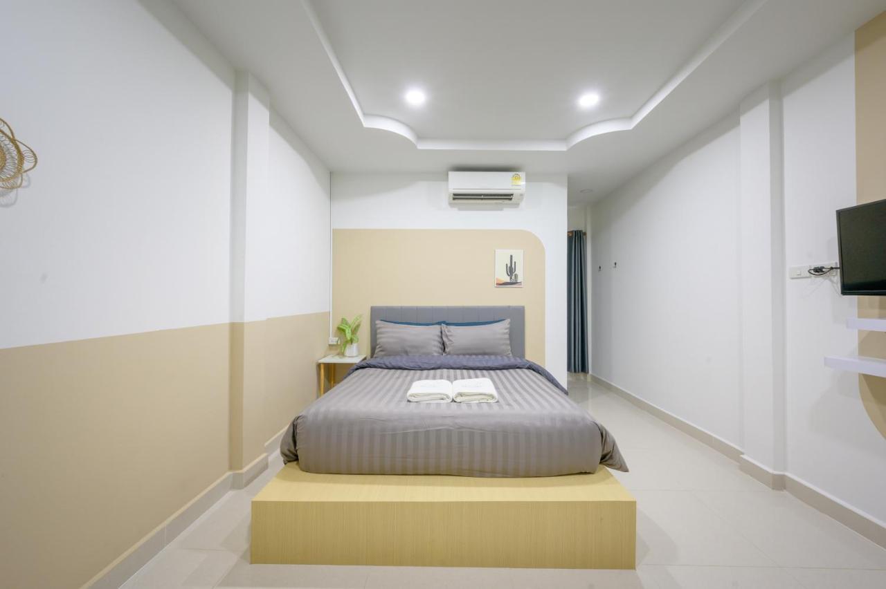 Halo Sea Koh Larn Hotel Pattaya Exterior photo